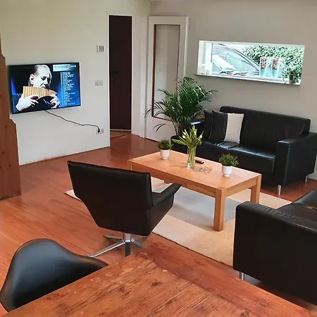 House 19 Relax Semesterbostad *